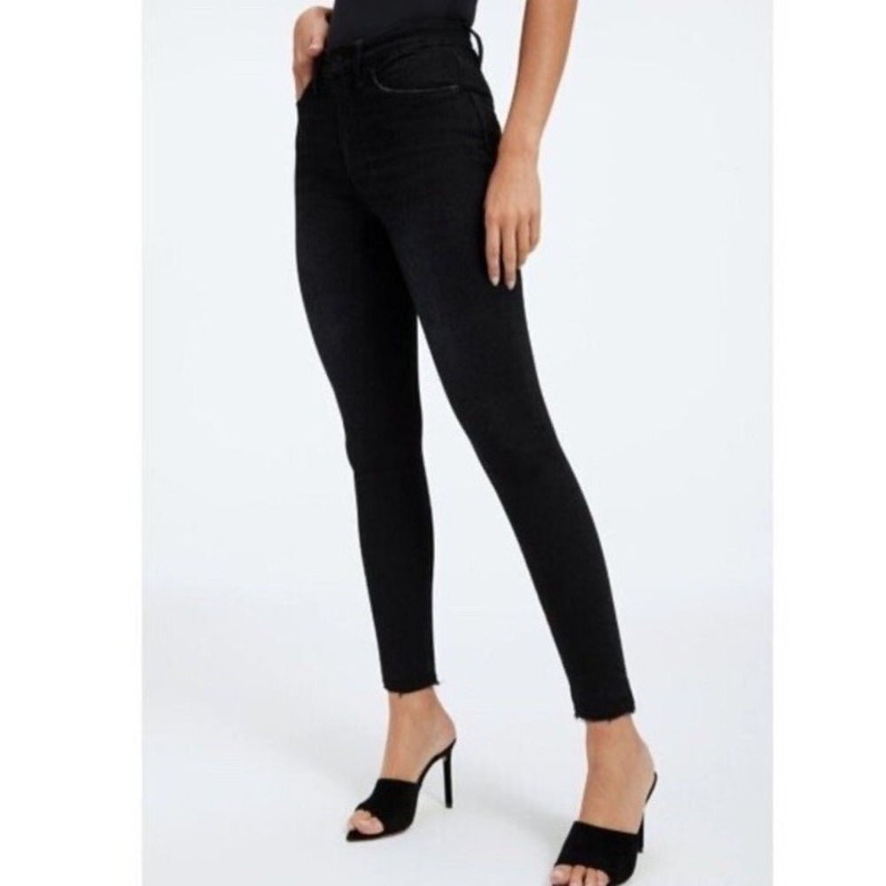 GWCDV844T Good American Good Waist Crop Deep V Yoke Black 213 Size 18